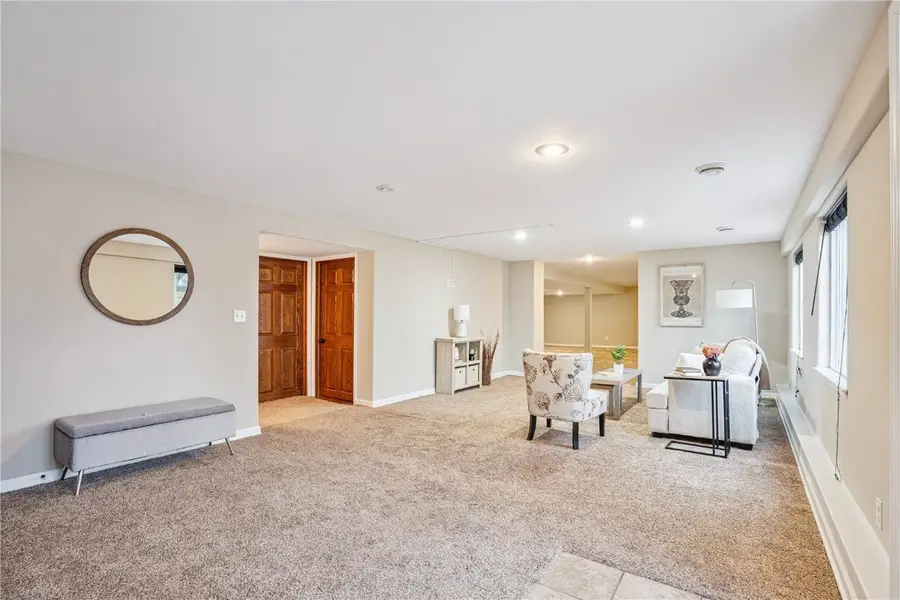 2944 Oakland Road Ne, Cedar Rapids, IA 52402 - Image #3