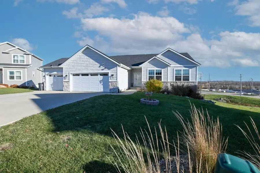 1807 Wycliffe Court Sw, Cedar Rapids, IA 52404 - Image #2