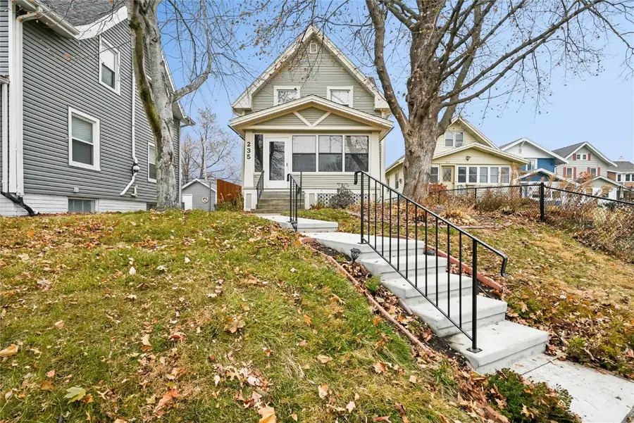 235 Highland Drive Nw, Cedar Rapids, IA 52405 - Image #3
