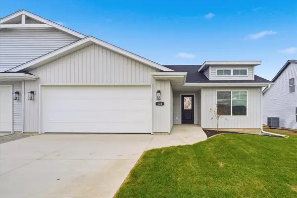 121 Hackberry Dr, Palo, IA 52324