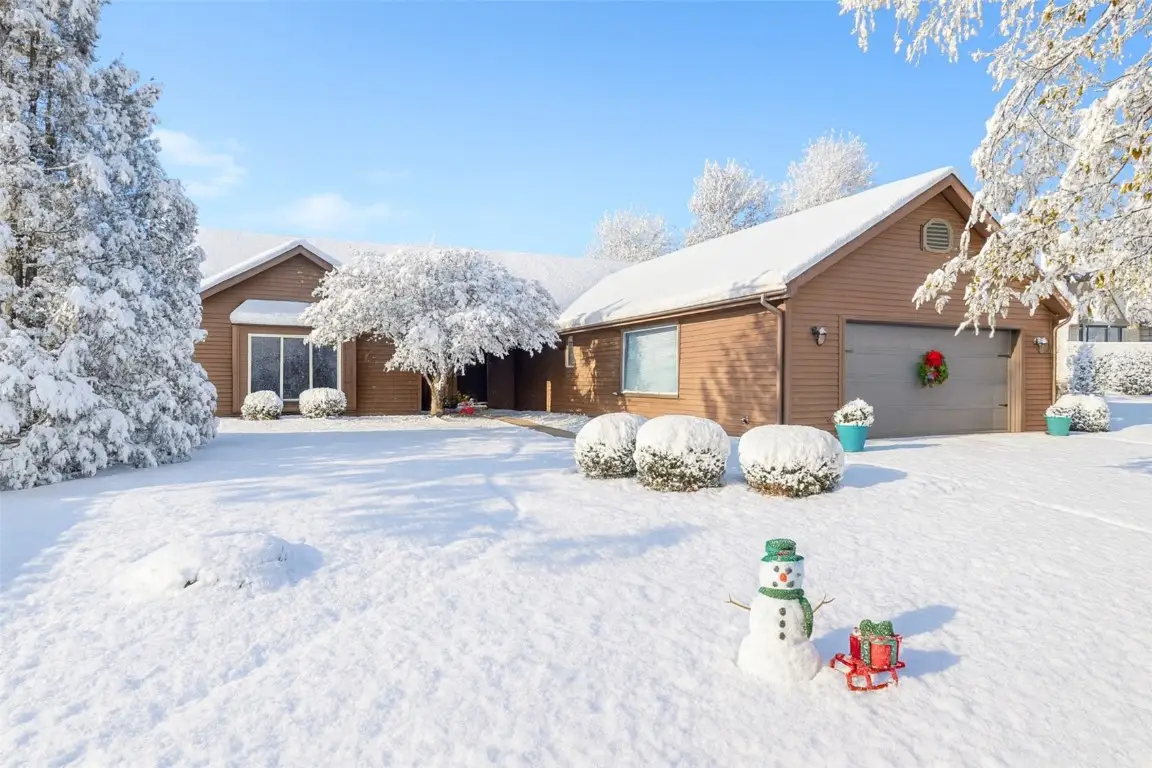 4433 Coventry Lane Ne, Cedar Rapids, IA 52402 - Image #1