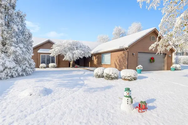 4433 Coventry Lane Ne, Cedar Rapids, IA 52402