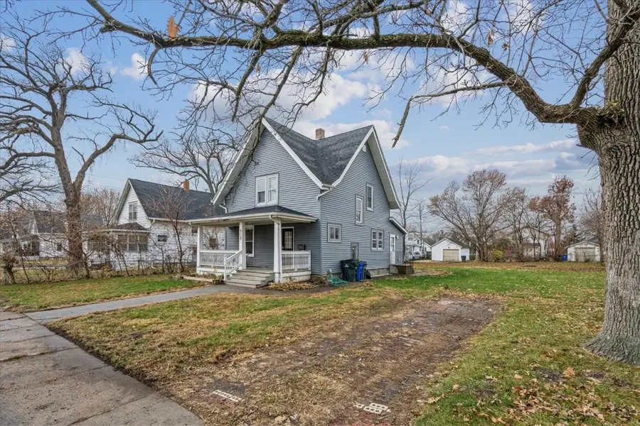 909 Daniels St Ne, Cedar Rapids, IA 52402 - Image #3