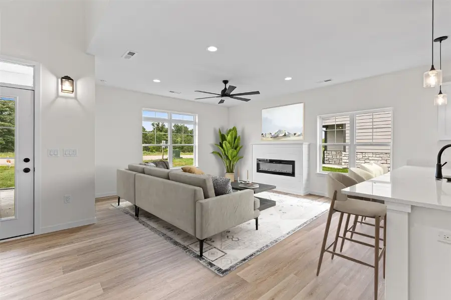 4671 Herbert Hoover Highway #B, Iowa City, IA 52240 - Image #2