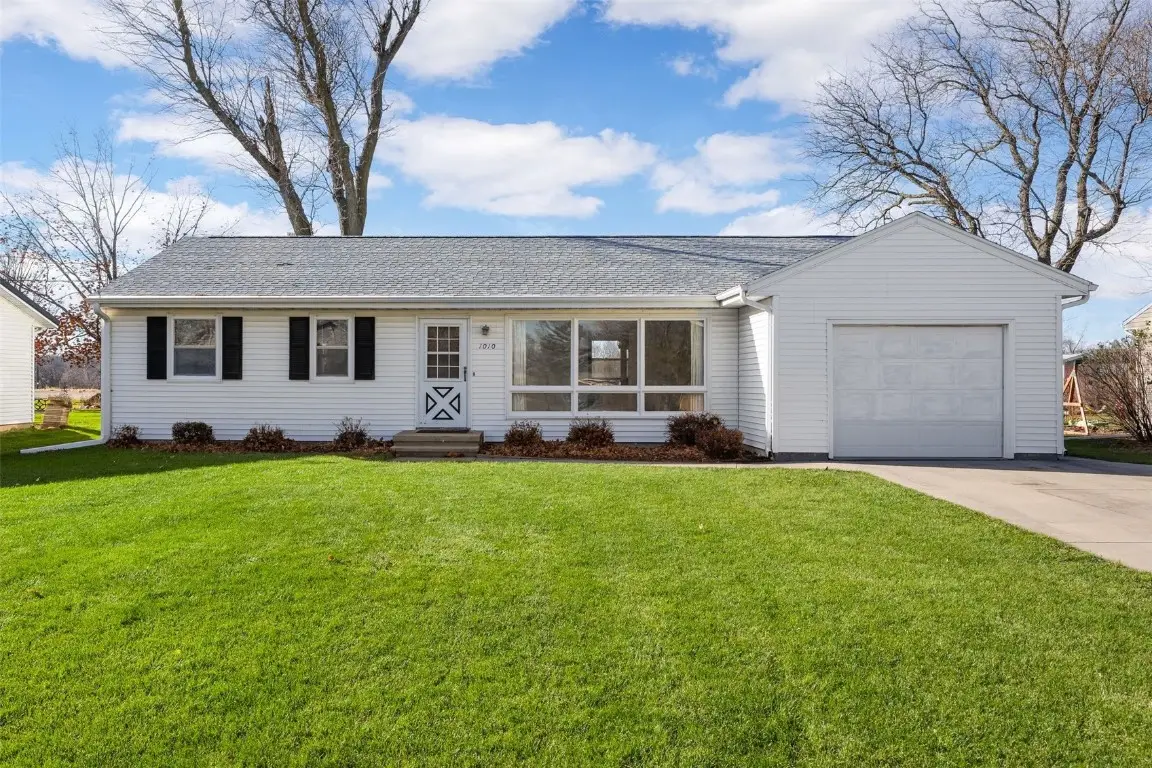 1010 Eastern Drive, Cedar Rapids, IA 52403 - Image #1