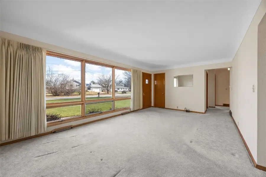 1010 Eastern Drive, Cedar Rapids, IA 52403 - Image #3