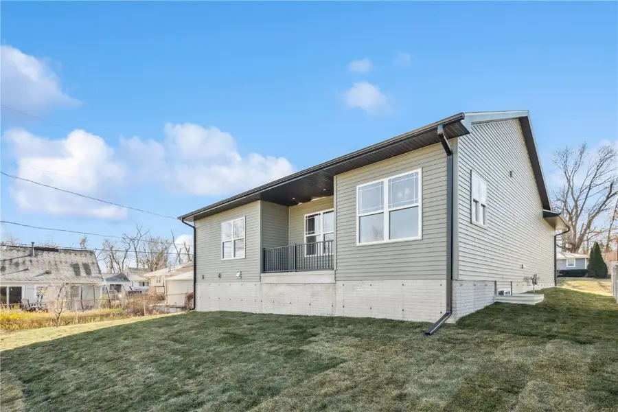 1110 Longview Drive, Marion, IA 52302 - Image #2