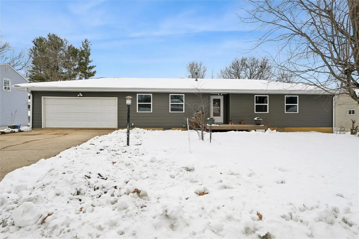 705 8th Street Nw, Mount Vernon, IA 52314 - Image #1