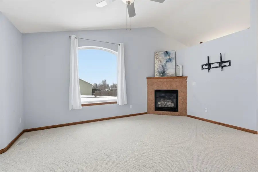 6601 Ohio Street Sw, Cedar Rapids, IA 52404 - Image #2