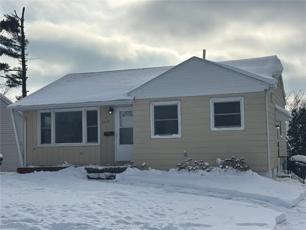 3207 Mound Avenue Se, Cedar Rapids, IA 52403 - Image #1