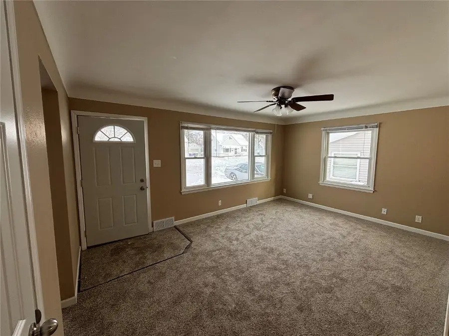 3207 Mound Avenue Se, Cedar Rapids, IA 52403 - Image #2