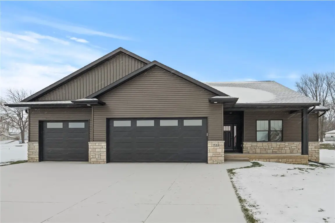 718 Pointer Circle, Center Point, IA 52213 - Image #1