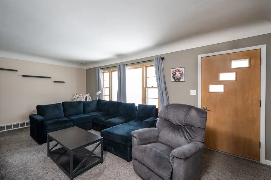 905 Knollcrest, Marion, IA 52302 - Image #2