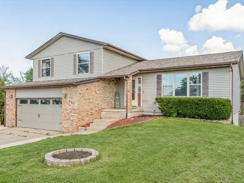 431 Teakwood Lane Ne, Cedar Rapids, IA 52402 - Image #2