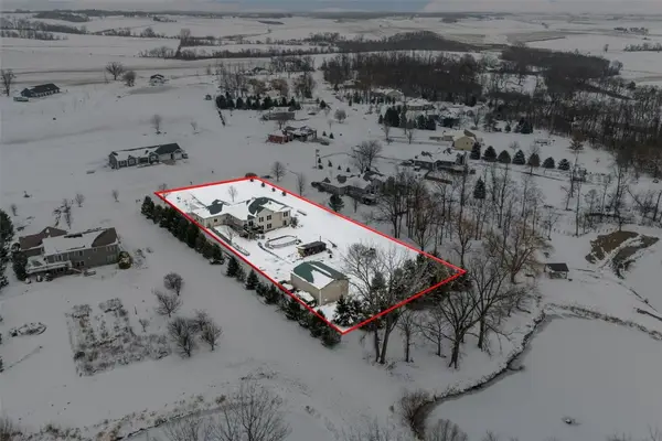 7997 218th Avenue, Martelle, IA 52305