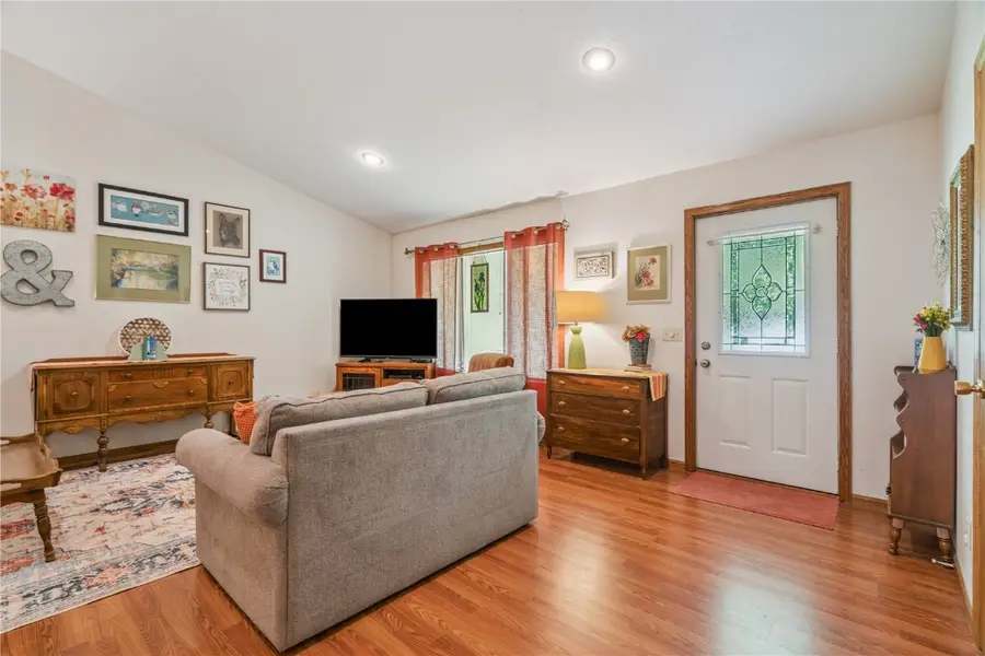 206 Lemon St, Tipton, IA 52772 - Image #3