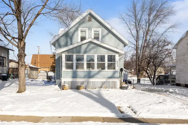 304 34th Street Ne, Cedar Rapids, IA 52402