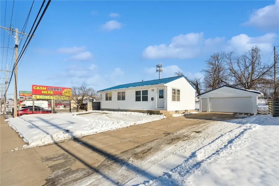 211 Edgewood Road Nw, Cedar Rapids, IA 52405 - Image #2