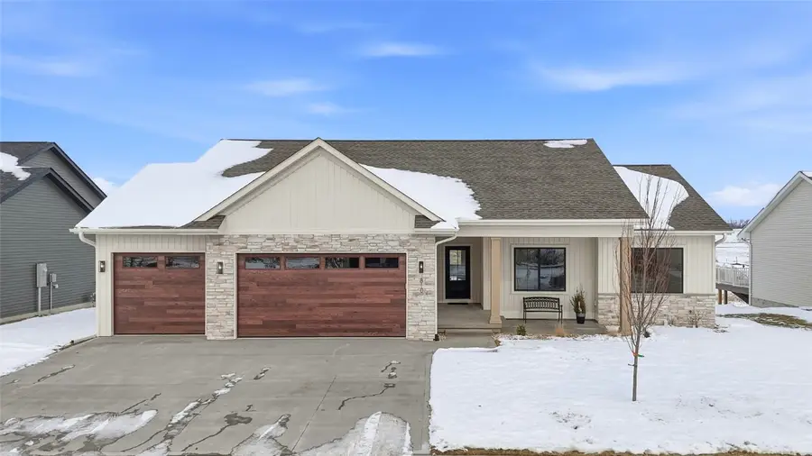 810 Yorkshire Street, North Liberty, IA 52317 - Image #2