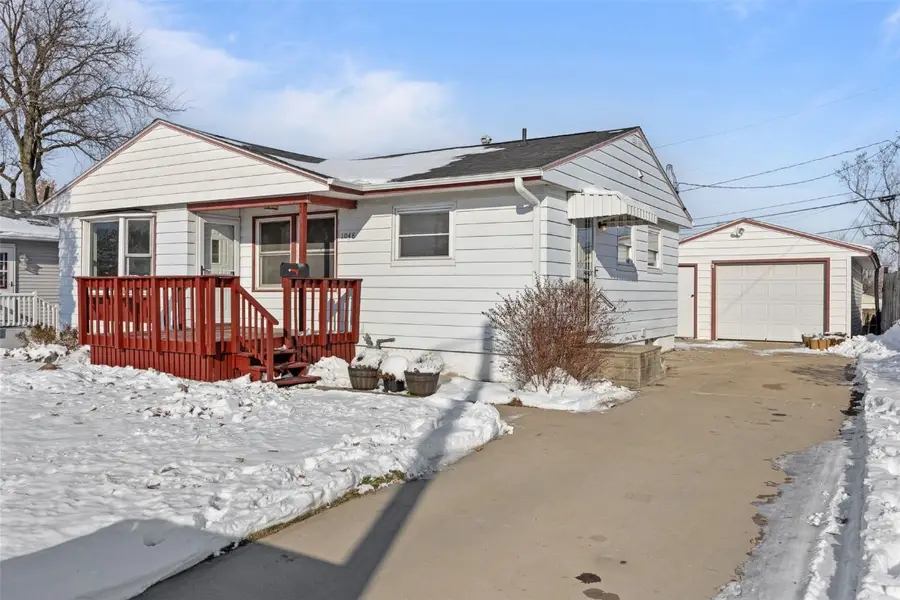 1048 Clifton Street Ne, Cedar Rapids, IA 52402 - Image #2