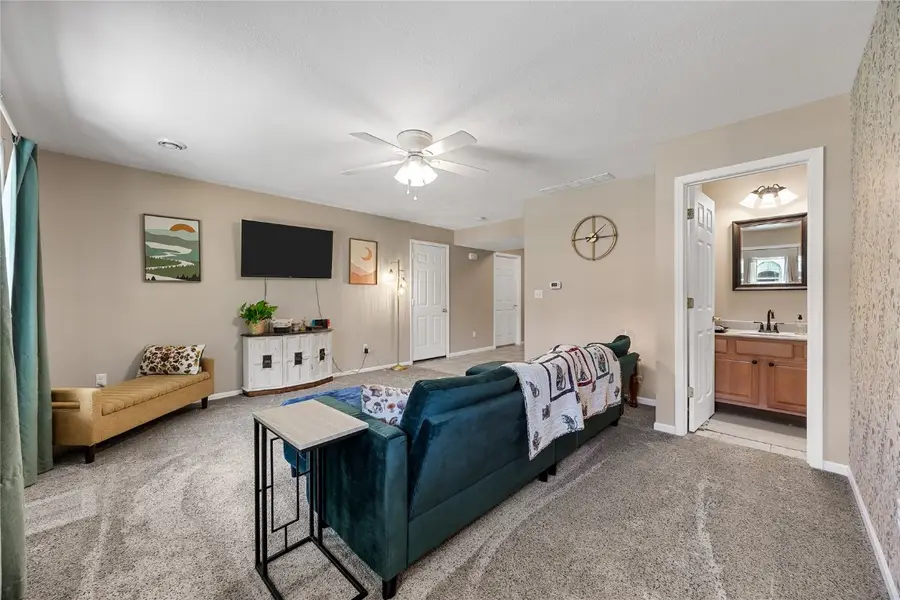 114 Therese Avenue, Anamosa, IA 52205 - Image #2