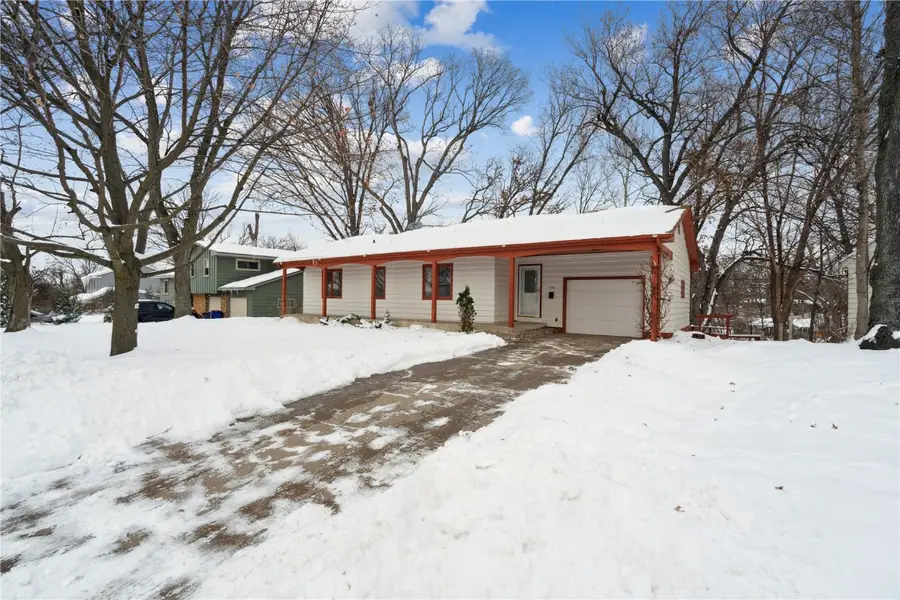 1440 Parkwood Drive Se, Cedar Rapids, IA 52403 - Image #2