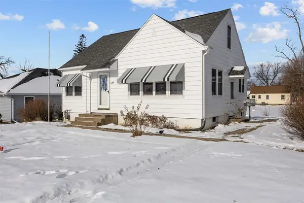 800 35th Street Ne, Cedar Rapids, IA 52402