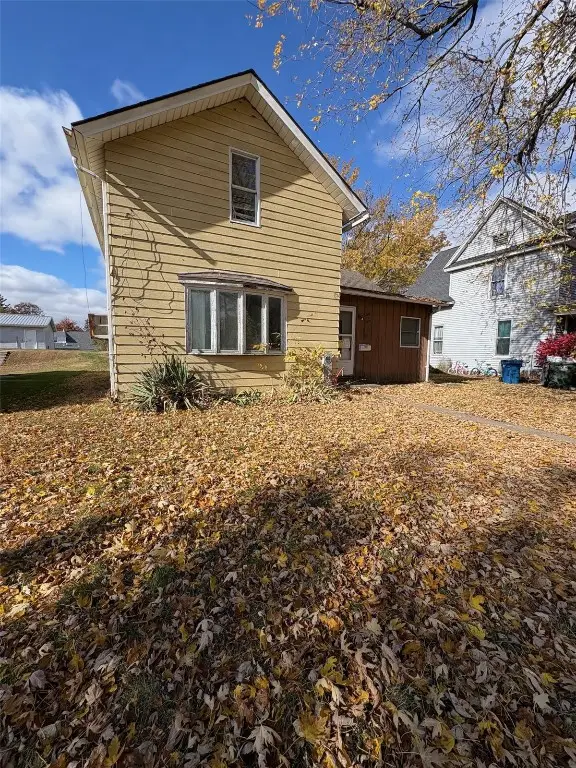 404 Busch Street, Muscatine, IA 52761