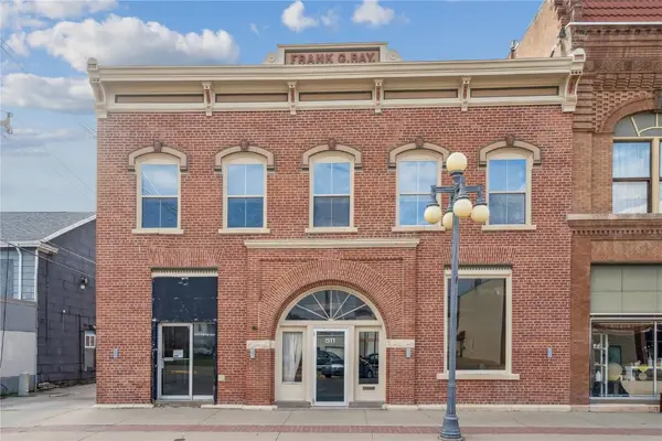 511 1st Ave, Vinton, IA 52349