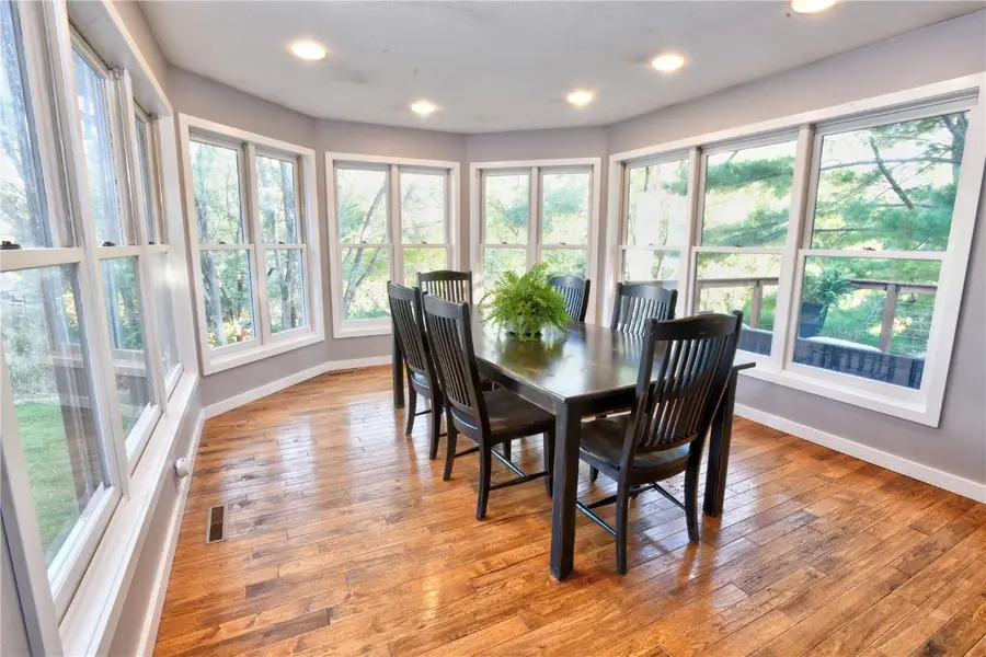 2794 Tower Site Drive Ne, Solon, IA 52333 - Image #3