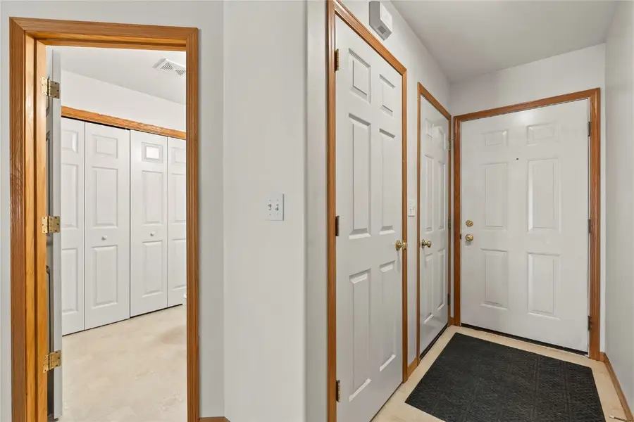 4030 37th Avenue Sw #D, Cedar Rapids, IA 52404 - Image #3