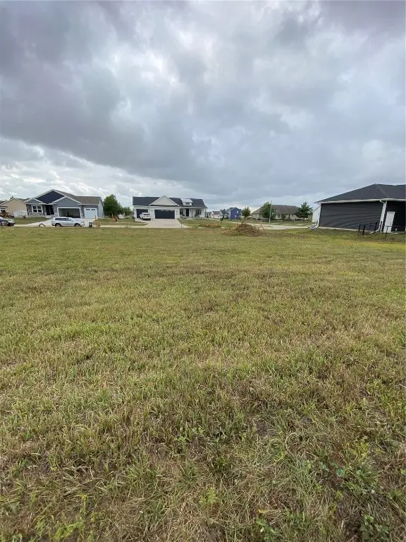 360 Linden St., Alburnett, IA 52202