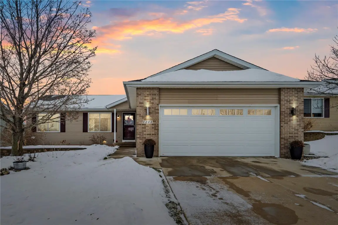 1211 Wolf Dr Nw, Cedar Rapids, IA 52405 - Image #1