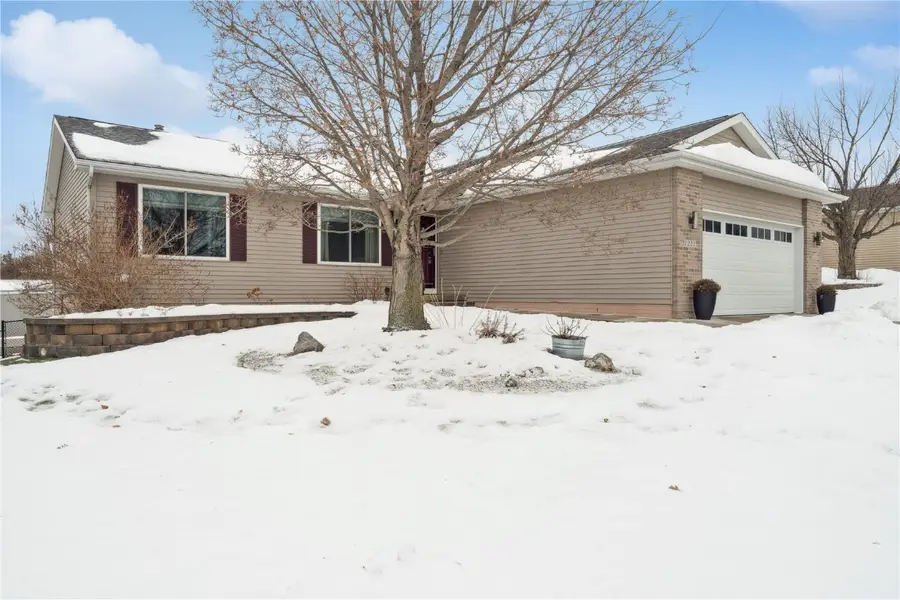 1211 Wolf Dr Nw, Cedar Rapids, IA 52405 - Image #3