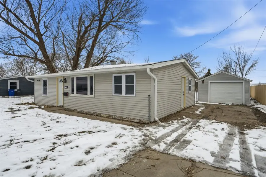 270 Miller Ave Sw, Cedar Rapids, IA 52404 - Image #2