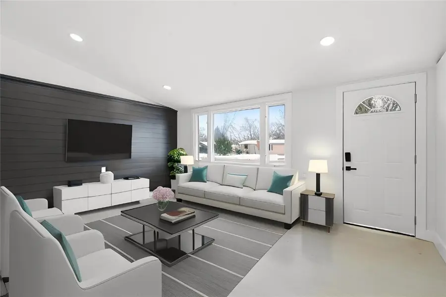 270 Miller Ave Sw, Cedar Rapids, IA 52404 - Image #3