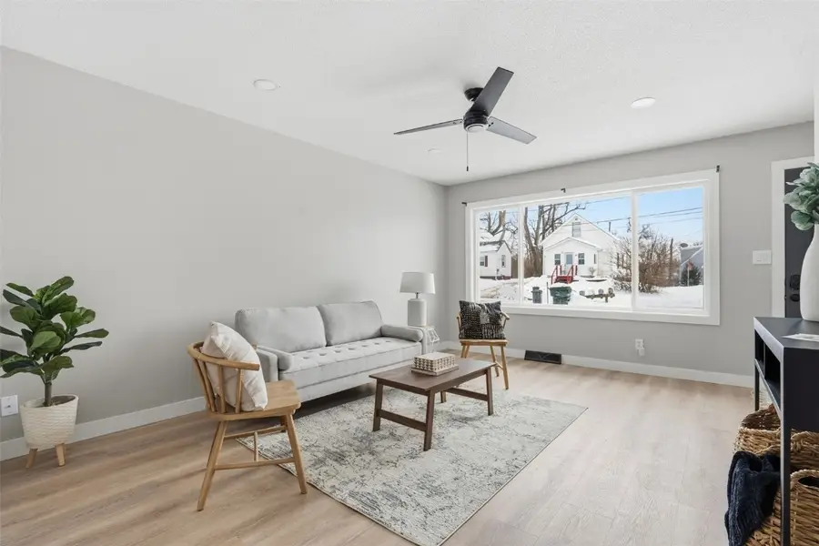 932 22nd Avenue Sw, Cedar Rapids, IA 52404 - Image #3