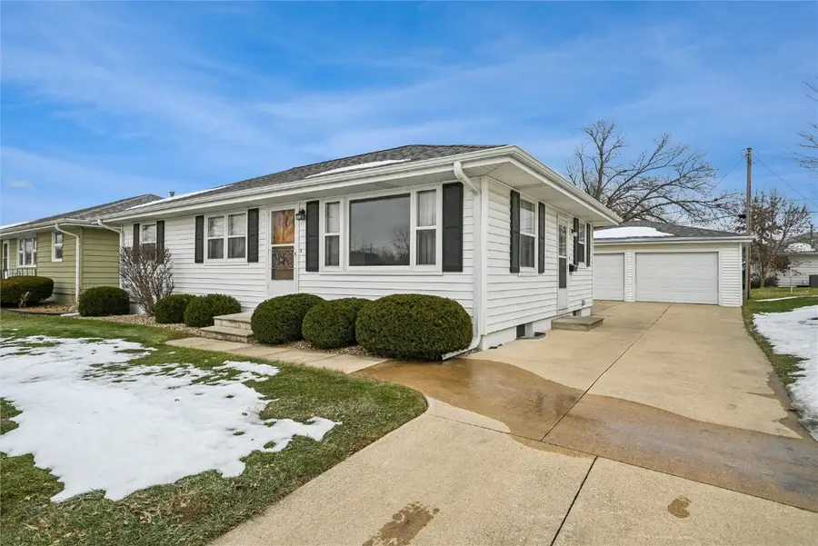 361 31st Street Nw, Cedar Rapids, IA 52405 - Image #2
