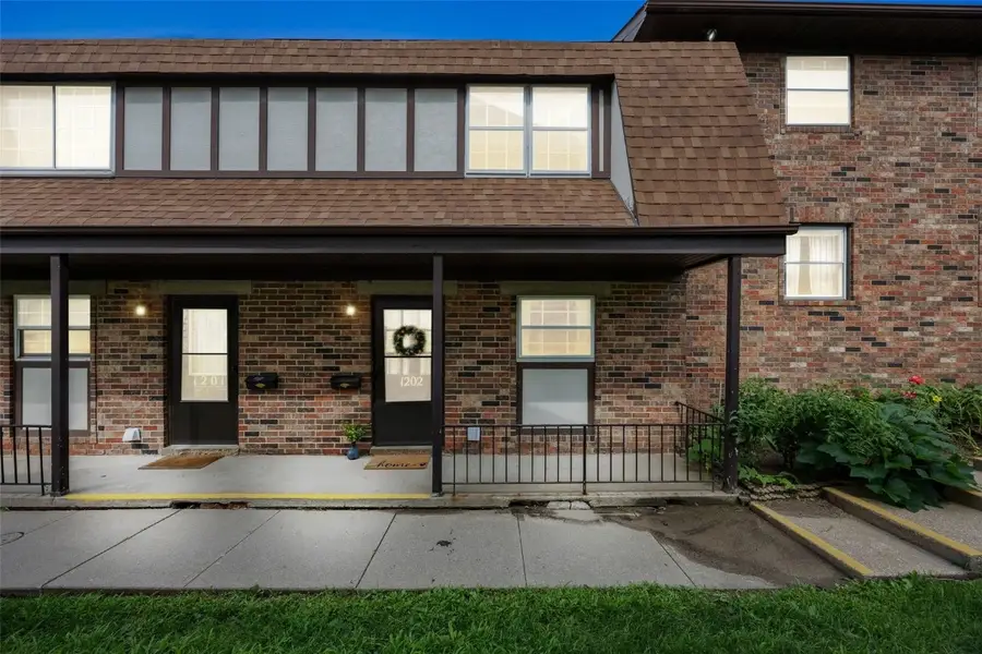 1202 21st Ave Place, Coralville, IA 52241 - Image #3