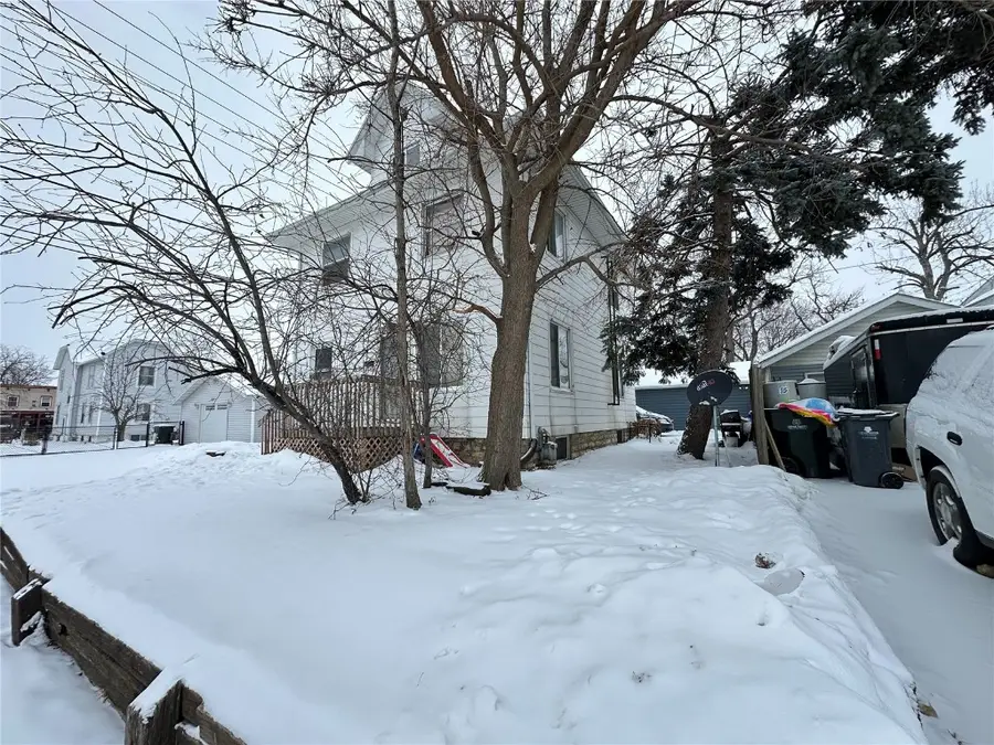 514 16th St Ne, Cedar Rapids, IA 52402 - Image #2