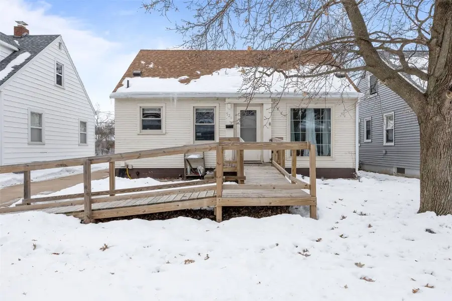 526 30th Street Se, Cedar Rapids, IA 52403 - Image #2
