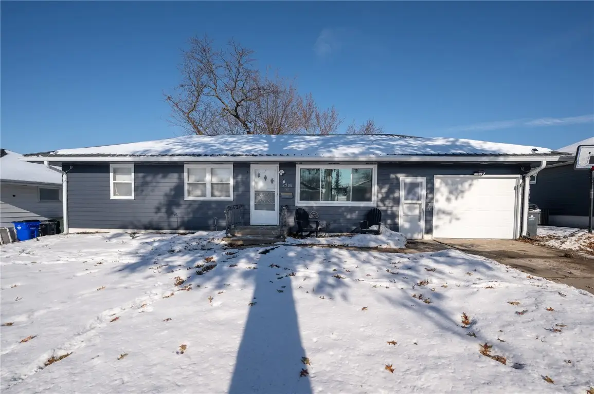 2908 Schultz Drive Nw, Cedar Rapids, IA 52405 - Image #1