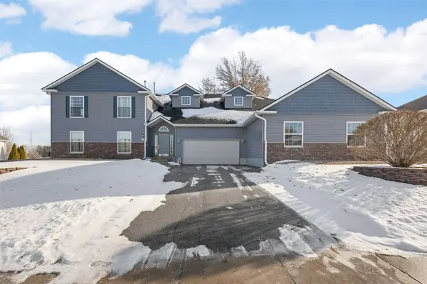 4610 Westchester Drive Ne #D, Cedar Rapids, IA 52402