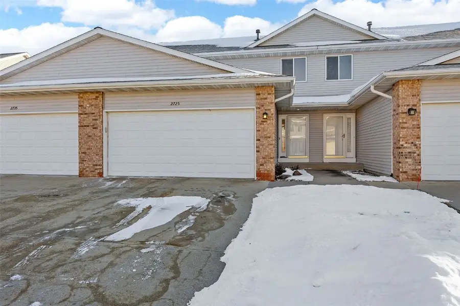 2725 Pheasant Ridge Court, Marion, IA 52302 - Image #2