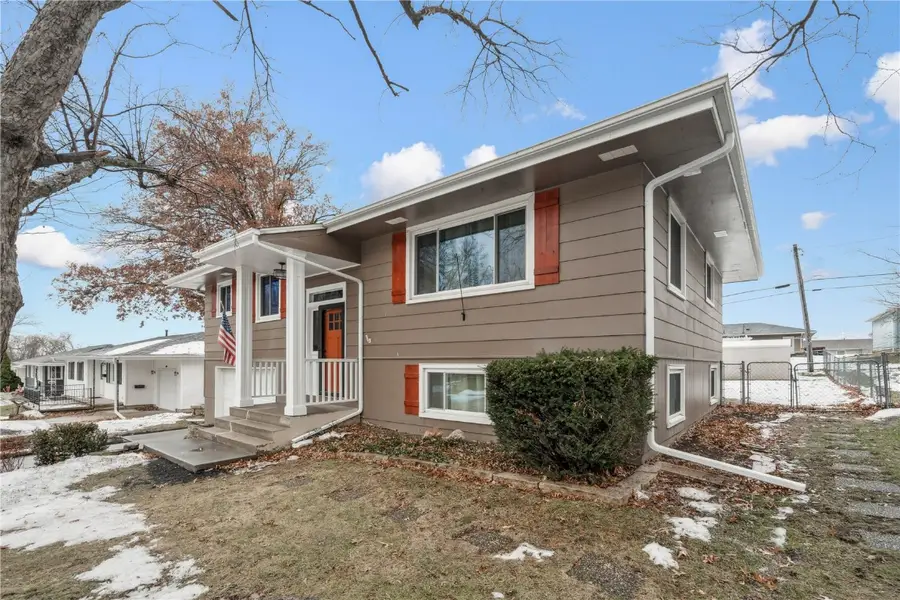 2220 Brockman Avenue, Marion, IA 52302 - Image #2