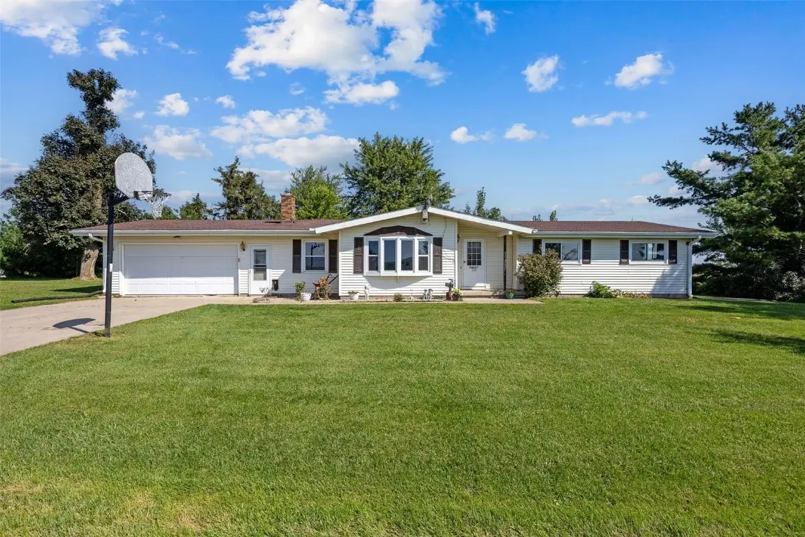 221 Vermont Avenue, Clarence, IA 52216 - Image #1