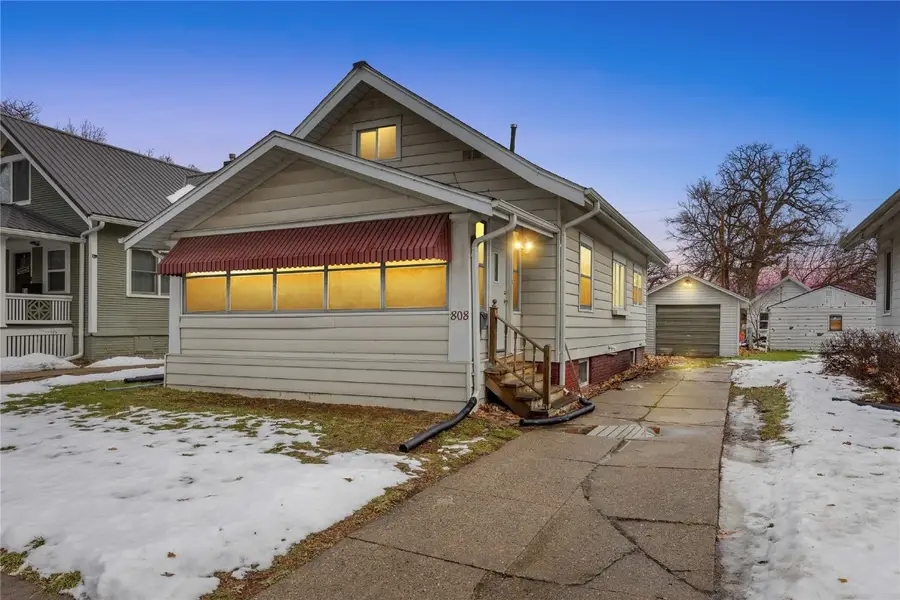 808 Oakland Ne, Cedar Rapids, IA 52402 - Image #3