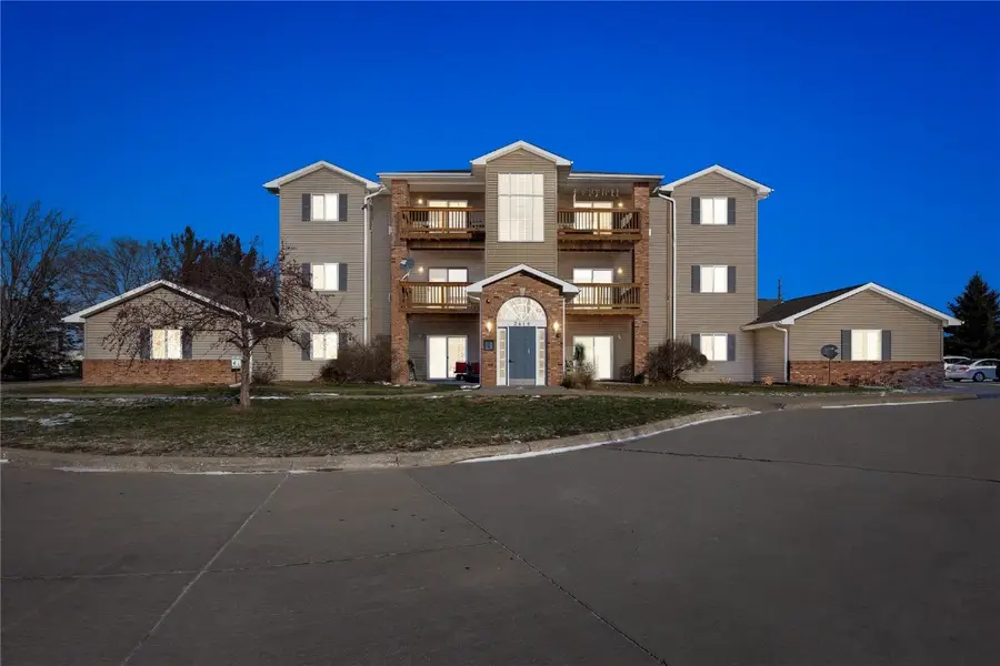2614 Triple Crown Lane #11, Iowa City, IA 52240 - Image #2