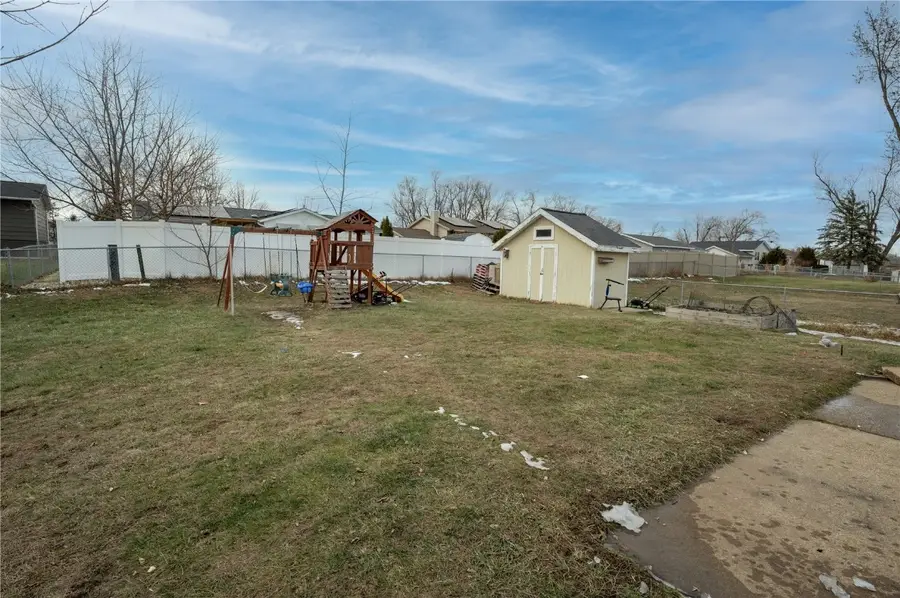 4609 Pineview Drive Ne, Cedar Rapids, IA 52402 - Image #3