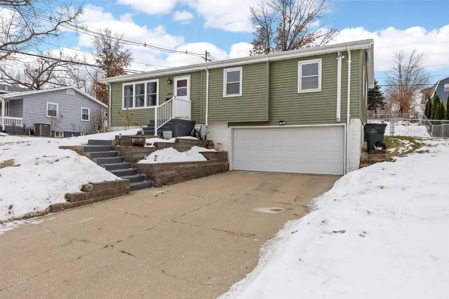 2603 Falcon Drive Ne, Cedar Rapids, IA 52403 - Image #2